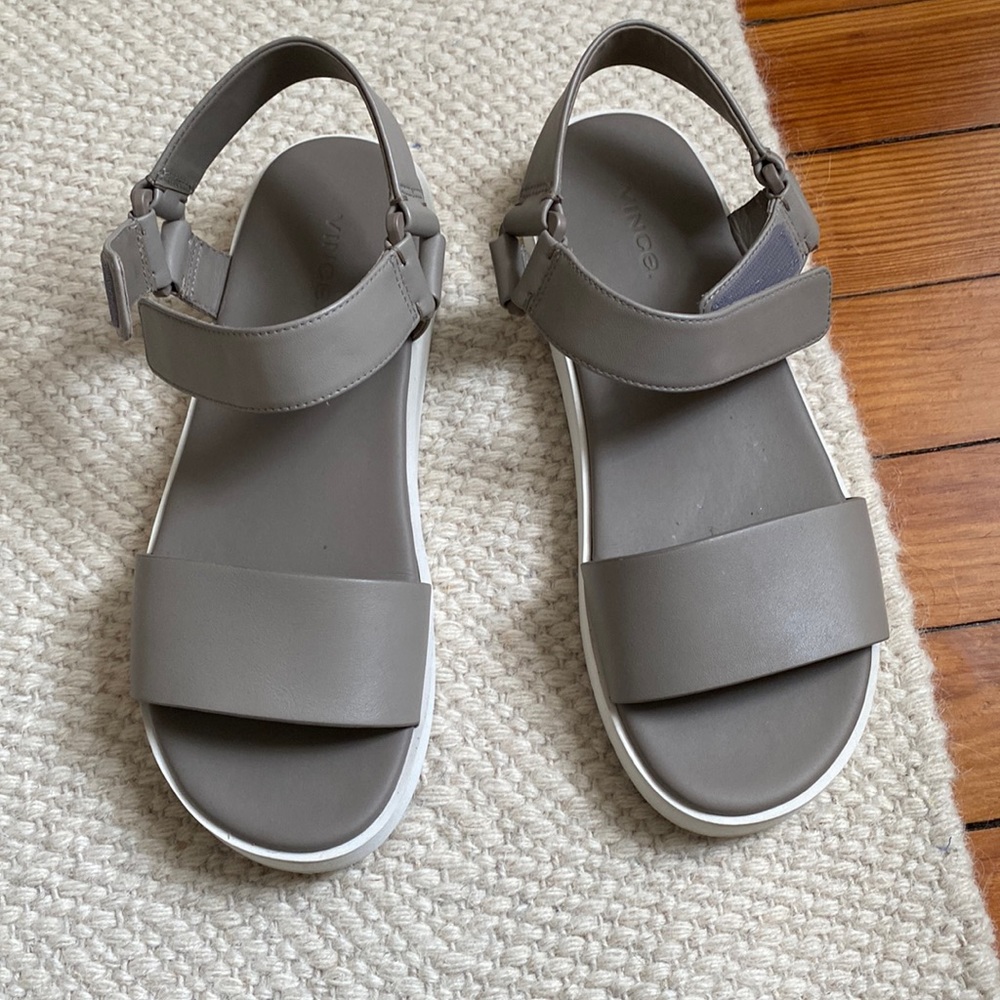 Vince leather sandal size 8/ 38